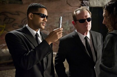 Watch the trailer of 'Men In Black 3'
