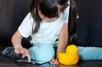 Iconic Rubber Duck Goes Digital; Works As Night Lamp, Storyteller, and More