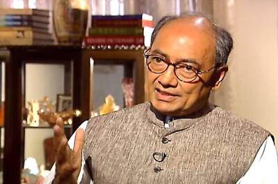Telangana: Digvijaya urges Seemandhra people to resume work, draw salary