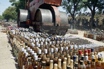 Spurious Liquor Claims 7 Lives in Bengal's Nadia District, Govt Orders CID Probe