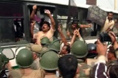 Traders run riot, bring Delhi to halt