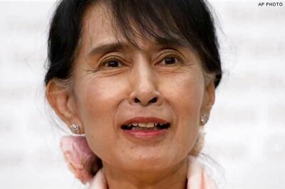 Suu Kyi falls ill during news conference