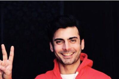Watch: Fawad Khan Sings Kishore Kumar's Song with Faisal Kapadia on Yacht