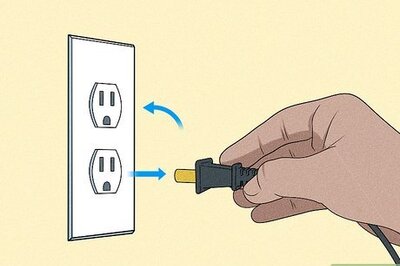 Why Is a Red Light Flashing on My Samsung TV? Causes & Fixes