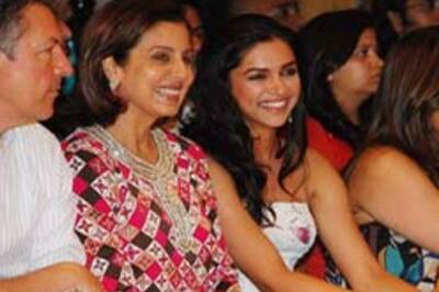 In Pics: Ranbir blows a kiss to Deepika| Watch: Video