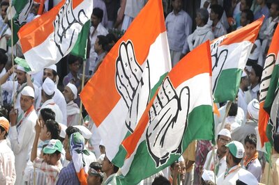 K'taka Businessman, Who Allegedly Played Key Role in Collapse of Coalition Govt, Inducted into Cong