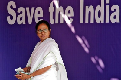 Lessons Learnt from 2018, Mamata Banerjee to Meet TMC Leaders on March 17 as Panchayat Polls Near
