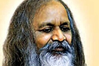Mahesh Yogi quits as head of meditation empire