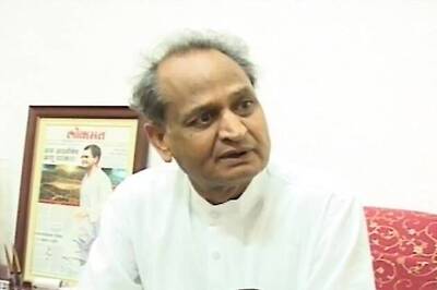 Expose BJP, Ashok Gehlot tells Congress workers