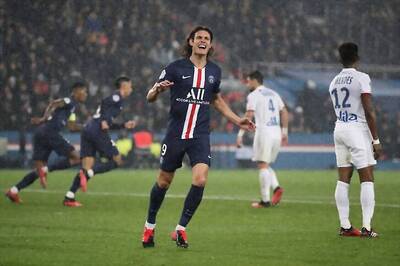 Ligue 1: PSG Tame Lyon Without Neymar as Edinson Cavani Finally Scores