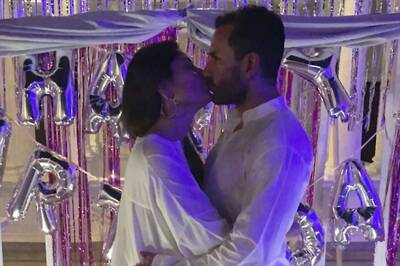 On Saif Ali Khan and Kareena Kapoor's 7th Wedding Anniversary, Take a Look at Their Super Romantic Pics