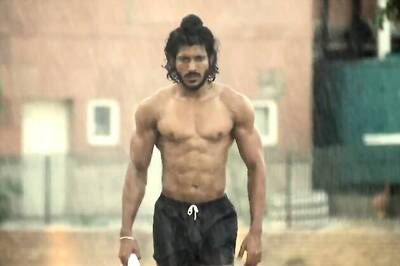 UP govt exempts Bhaag Milkha Bhaag from entertainment tax