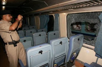 3 teens held for pelting stones at Rahul's train