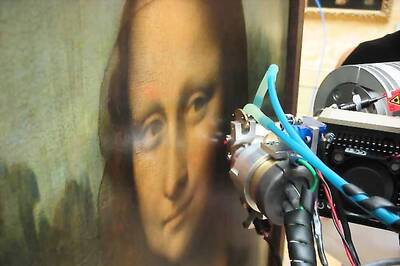 Some secrets out but Mona Lisa smile mystery