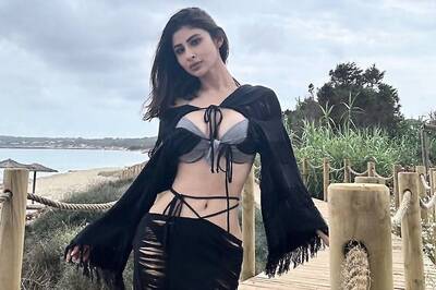 Sexy Video! Mouni Roy Turns Up the Heat With Her Racy Bikini Look, Hot Video Goes Viral | Watch