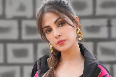 Rhea Chakraborty Gets BIG Relief In Drugs Case; NCB Tells SC 'Not Challenging Bail Granted To Her'