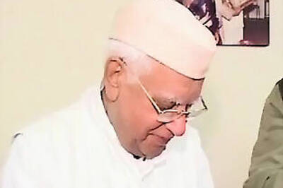 Court dismisses paternity plea against ND Tiwari
