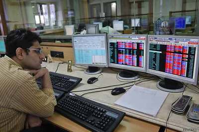 Sensex ends in red, Nifty at new closing high; HDFC up 2 per cent
