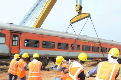 2 Killed, 22 Injured As Howrah-Mumbai Mail Derails, Centre Faces Oppn Flak