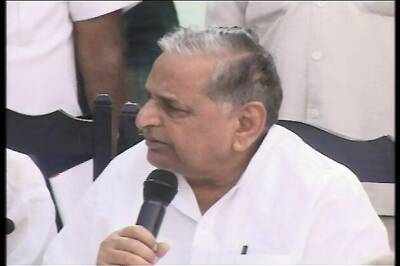 Mulayam Singh Yadav supports Food Bill with reservations