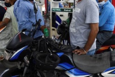 Delhi Government to Soon Make PUC Certificate Mandatory For Filling Fuel at Pumps