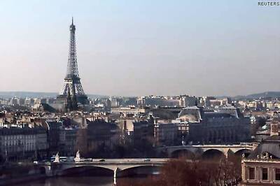 Eiffel Tower reopens after bomb scare