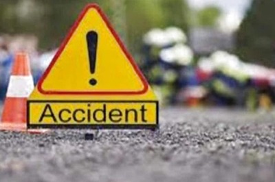 Dozen Pilgrims Injured as West Bengal-bound Bus Falls into Ditch in Dhanbad