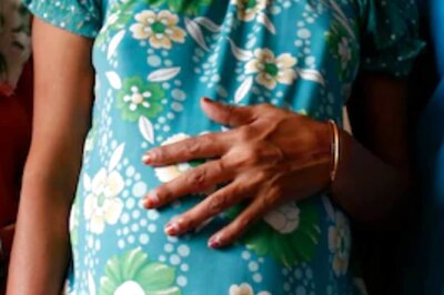 Delhi: NHRC Takes Cognisance of Reports of Woman Delivering Baby Outside Safdarjung Hospital