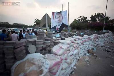 Egypt: Crackdown on Morsi supporters, 200 dead