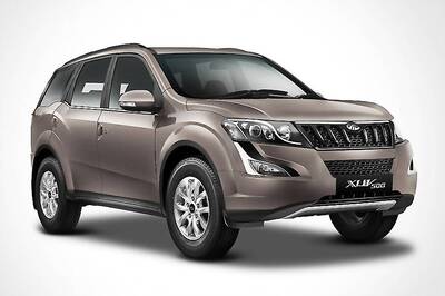Mahindra XUV500 W9 Variant with Electronic Sunroof Launched for Rs 15.45 Lakh