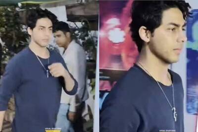 Aryan Khan Royally Ignores Paparazzi, They Complain 'Sir Aap...' | Watch Viral Video