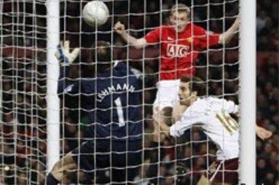 Manchester United maul Arsenal, enter FA Cup quarters