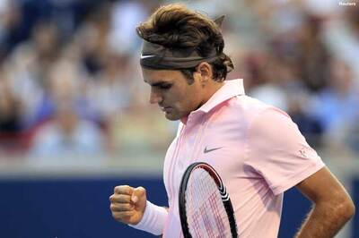 Federer, Berdych win in Toronto, Roddick withdraws