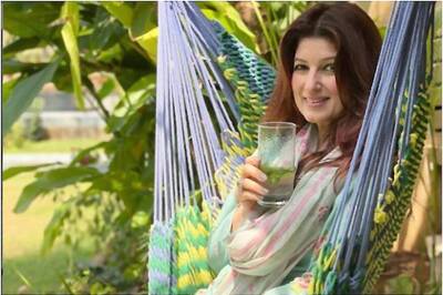 'Butterfingers Could Be My Middle Name': Twinkle Khanna Describes Her Clumsy Self