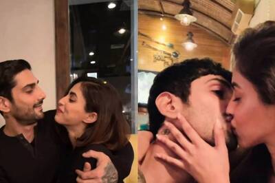 Hot! Prateik Babbar Kisses girlfriend Priya Banerjee As They Celebrate Their 3rd Anniversary; Watch