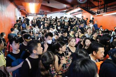Hong Kong Protesters Plan Assemblies in 18 Districts in Effort to Divide up Police Resources