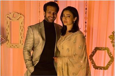 Actors Karanveer Mehra, Nidhi V Seth Tie the Knot in Gurudwara