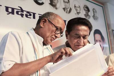 'From Behind the Curtain': Minister Says Digvijaya Singh, Not CM Kamal Nath, is Running MP Govt