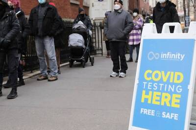 US Sees Fall in Covid-19 in 49 of 50 States as Deaths Near 9 Lakh