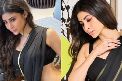 Sexy! Mouni Roy Flaunts Her Hot Curves In A Black Saree With Golden Borders; Hot Photos Go Viral