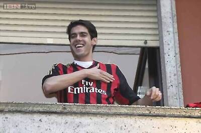 Kaka to start for Milan against Fiorentina