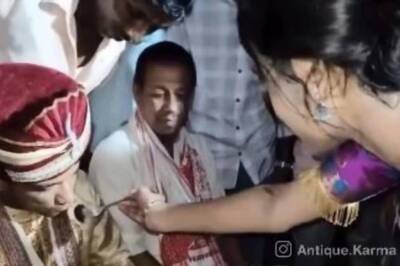Groom Initially Feels Shy While Being Fed Gulab Jamun, His Next Move Stuns Everyone | WATCH