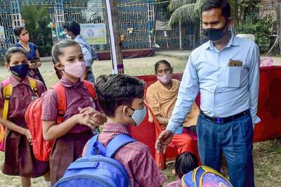 Delhi Schools Reopening for All, Nursery to Class 8 Students to Resume In-Person Classes Today