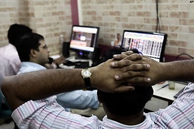 Sensex ends 80 points down; RIL, ONGC dip