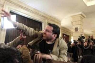 Shoe-throwing Iraqi journo pleads for leniency