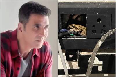 Akshay Kumar's Search for Phone Charging Point Leads Him to a Frog in the Socket