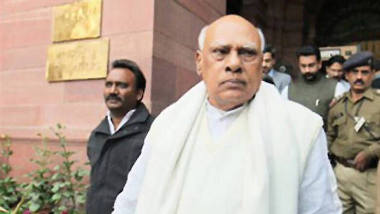 'Filmmakers should avoid hurting public sentiments'