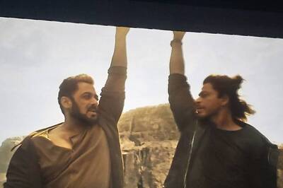 Tiger 3 Early Reviews CONFIRM Shah Rukh Khan's Cameo; Fans Declare It 'The Best Moment'