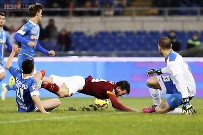 AS Roma held by Empoli, Genoa fans in referee protest
