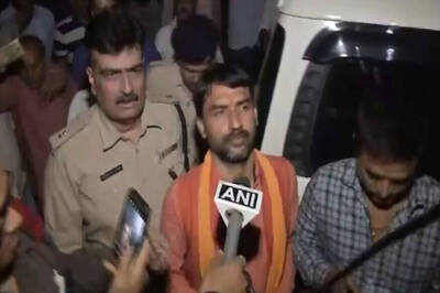 Bihar Communal Clashes: Union Minister Ashwini Kumar Choubey's Son Arijit Shashwat Makes Dramatic 'Surrender' in Front of Patna Temple